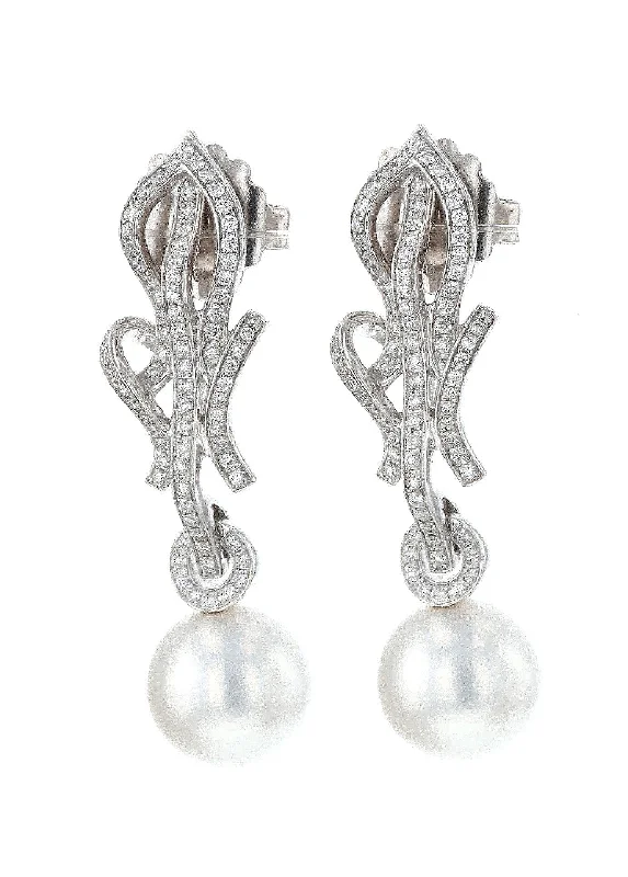 MIKIMOTO White Pearl Ladies Earrings (White Diamond 0.58 cts.)